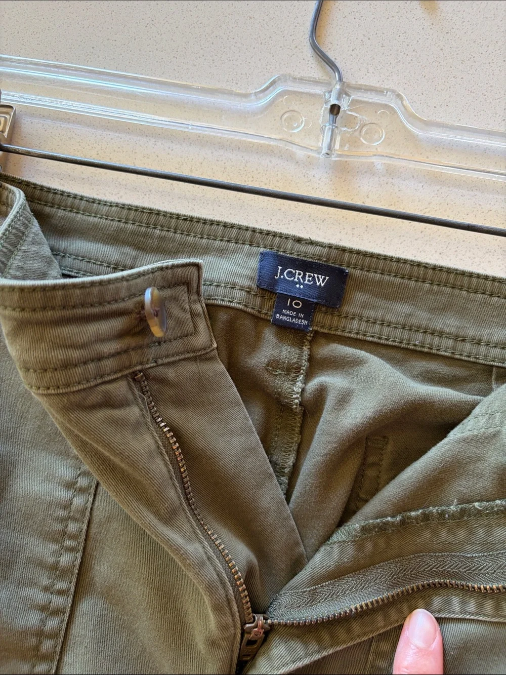 J. Crew Olive Green Cropped Straight Leg Pants w/patch and cargo pockets, Sz 10